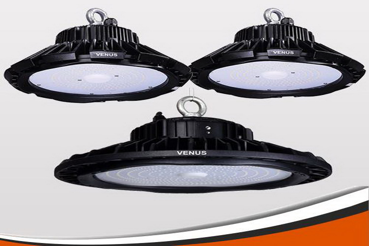 كشافات للمصانع والصالات والمخازن - كاشافات للمصانع والصالات والمخازن